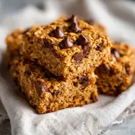 Oatmeal Chocolate Chip Bars: Chewy and Golden