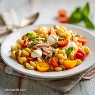 Pasta Fredda con Tonno Pomodorini e Mozzarella: For 4 Servings